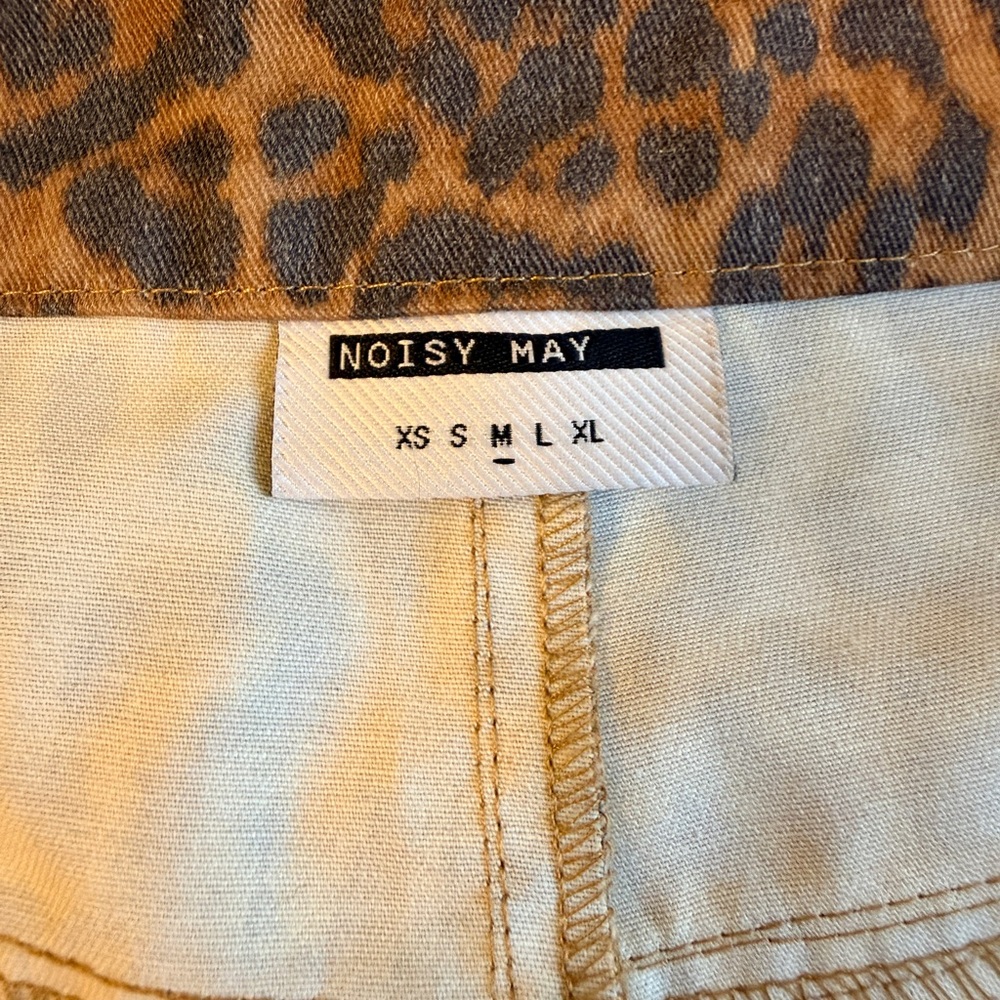 Noisy May | Leopard Print Wide Leg Carpenter Pants - Picture 8 of 11